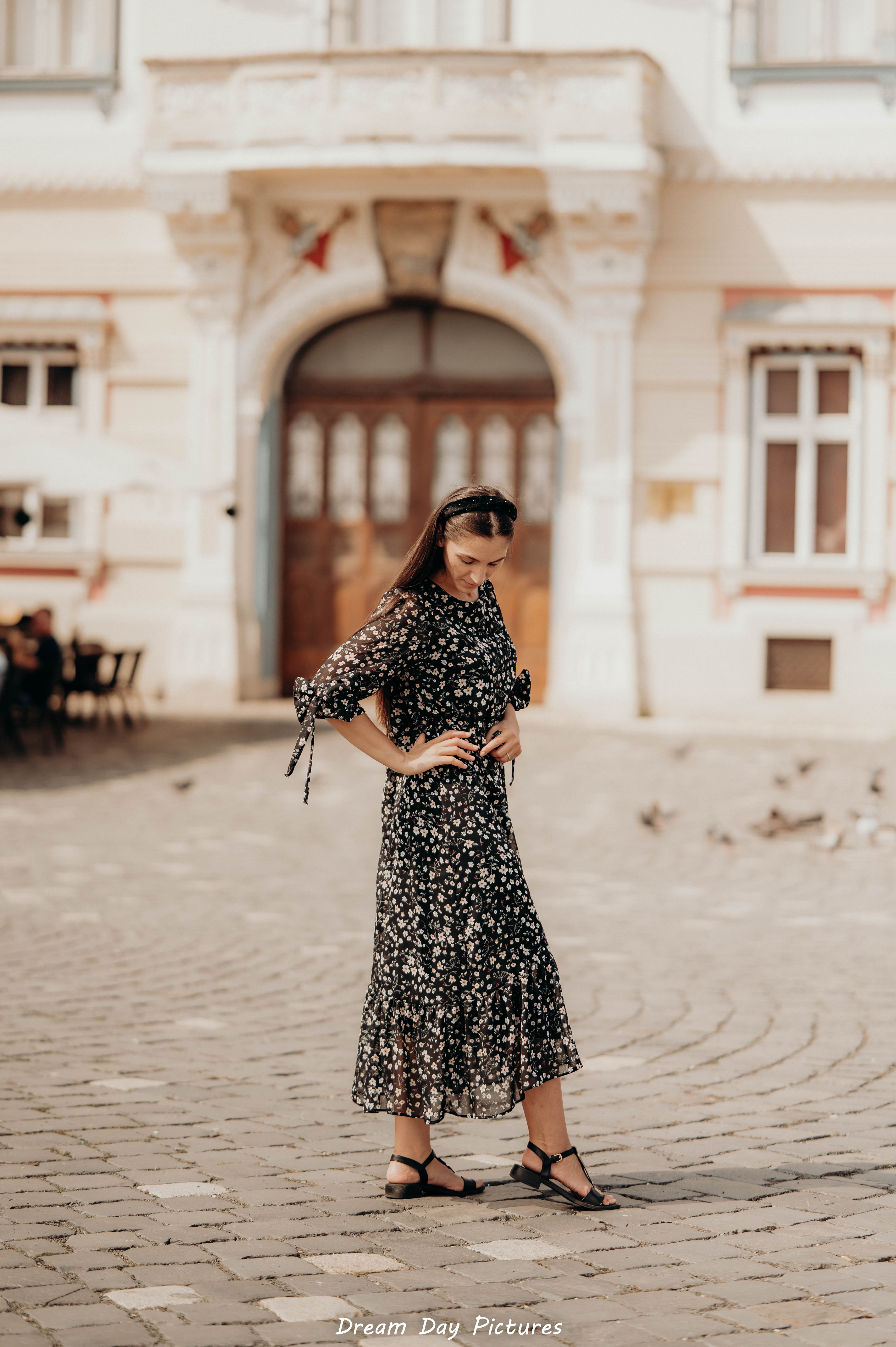 Rochie elegantă cu fundiță la mâneci