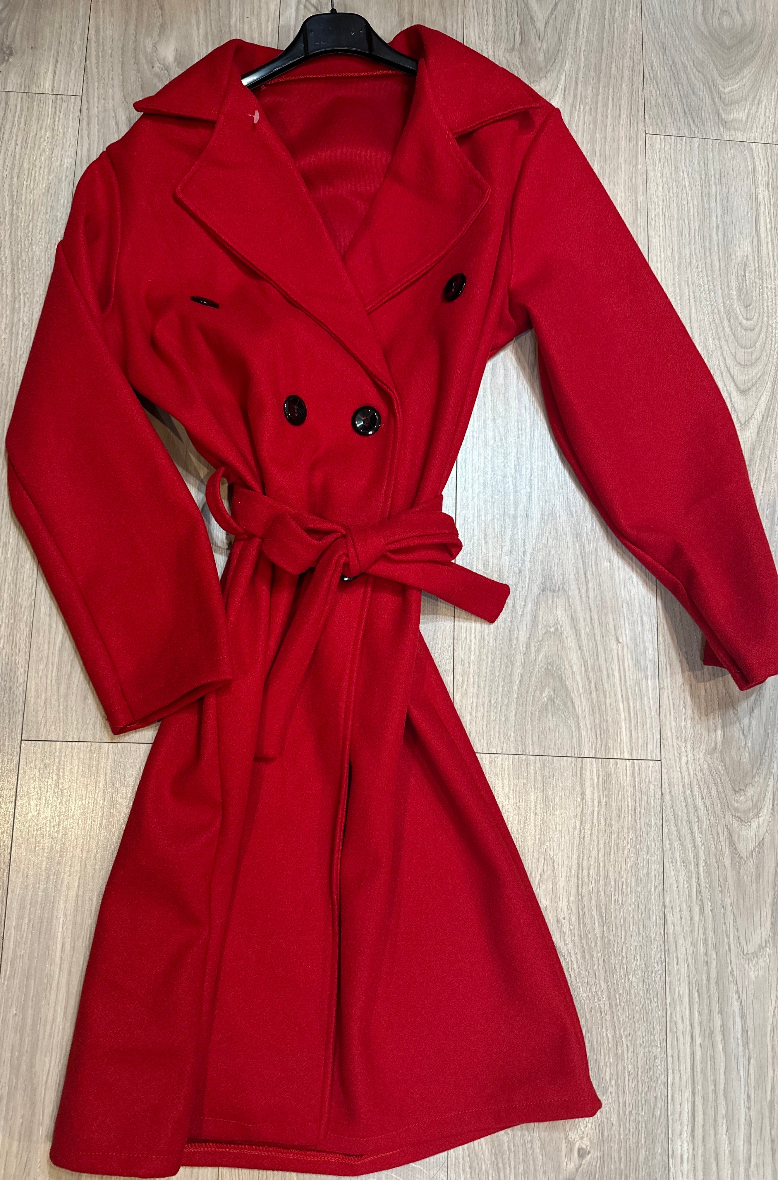 Palton clasic disponibil în 10 culori