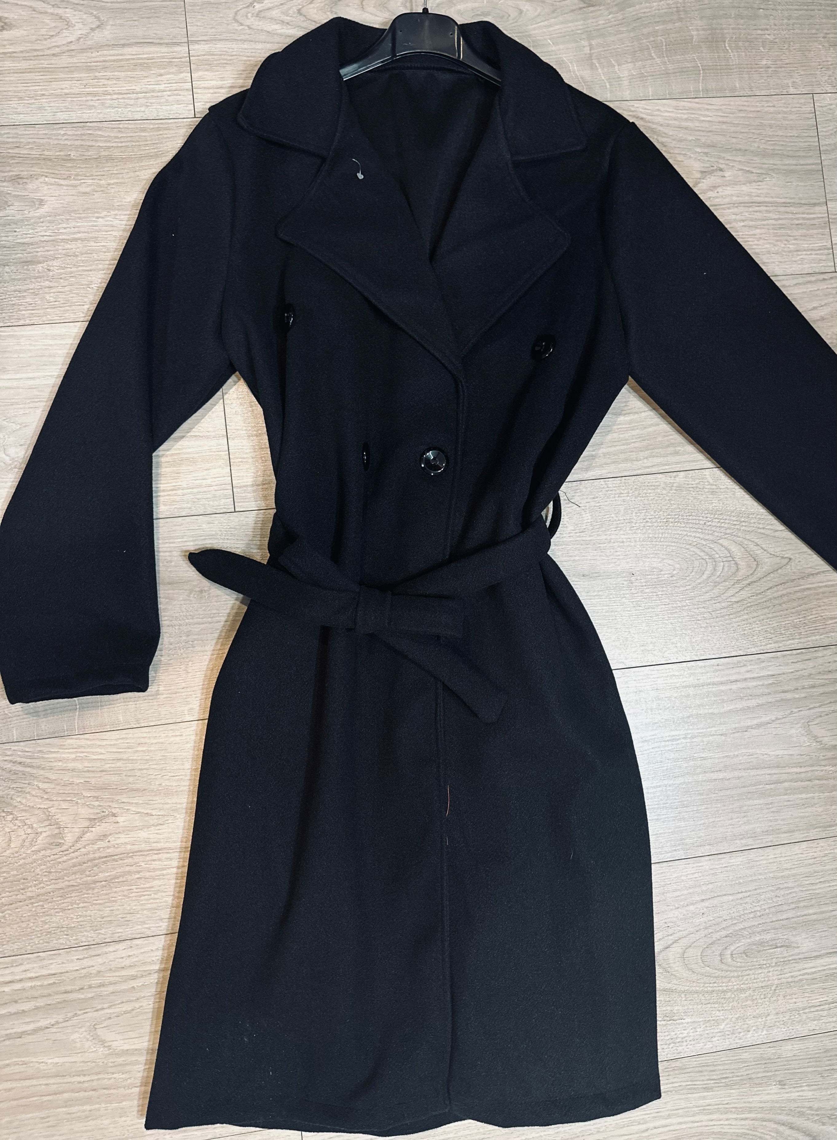 Palton clasic disponibil în 10 culori