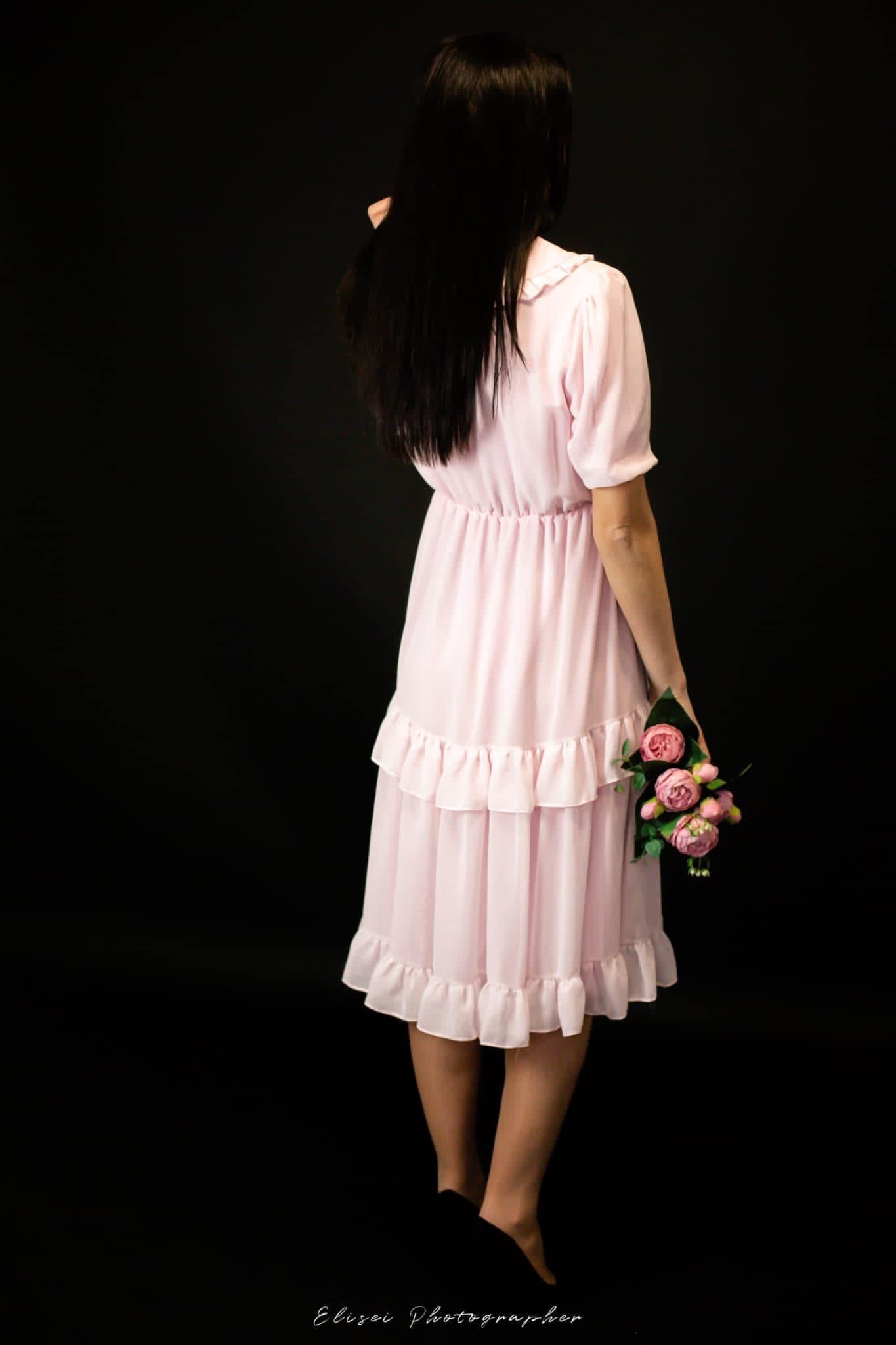 Rochie midi din voal cu nasturi și volane