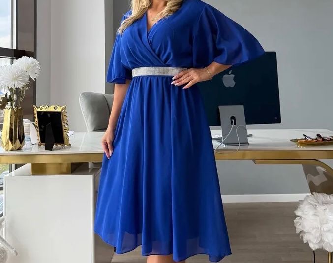 Rochie midi elegantă cu brâu