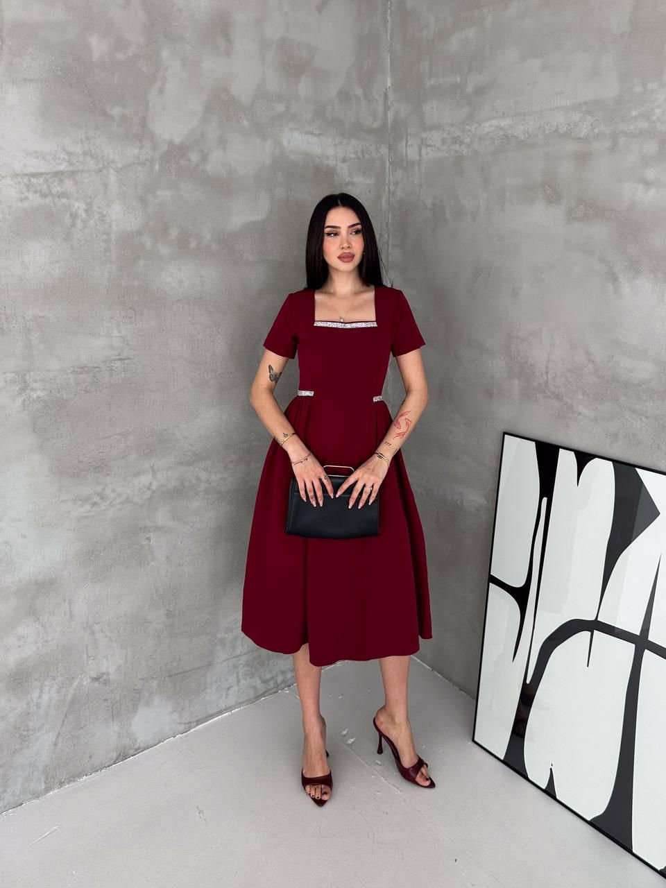 Rochița elegantă -bordo