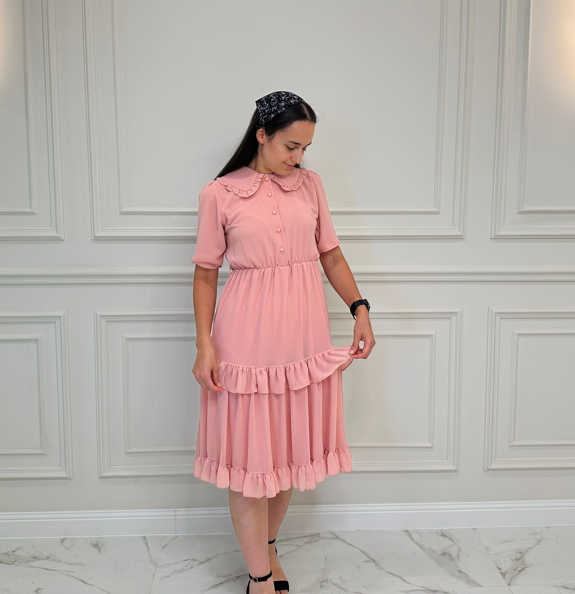 Rochie midi din voal cu nasturi funcționali și volane