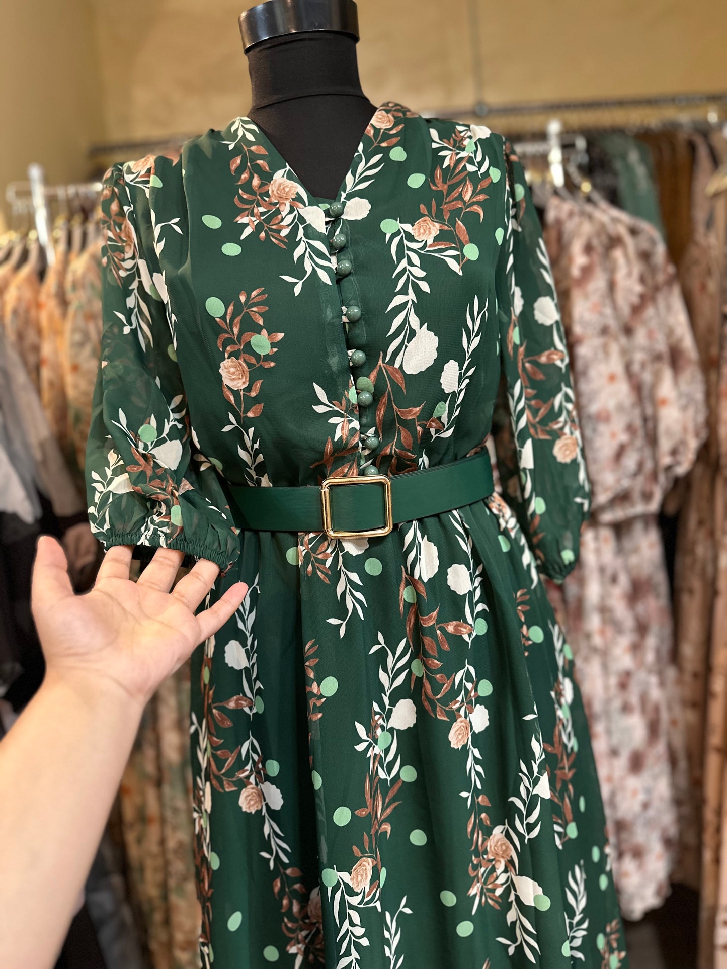 Rochie elegantă pe verde închis