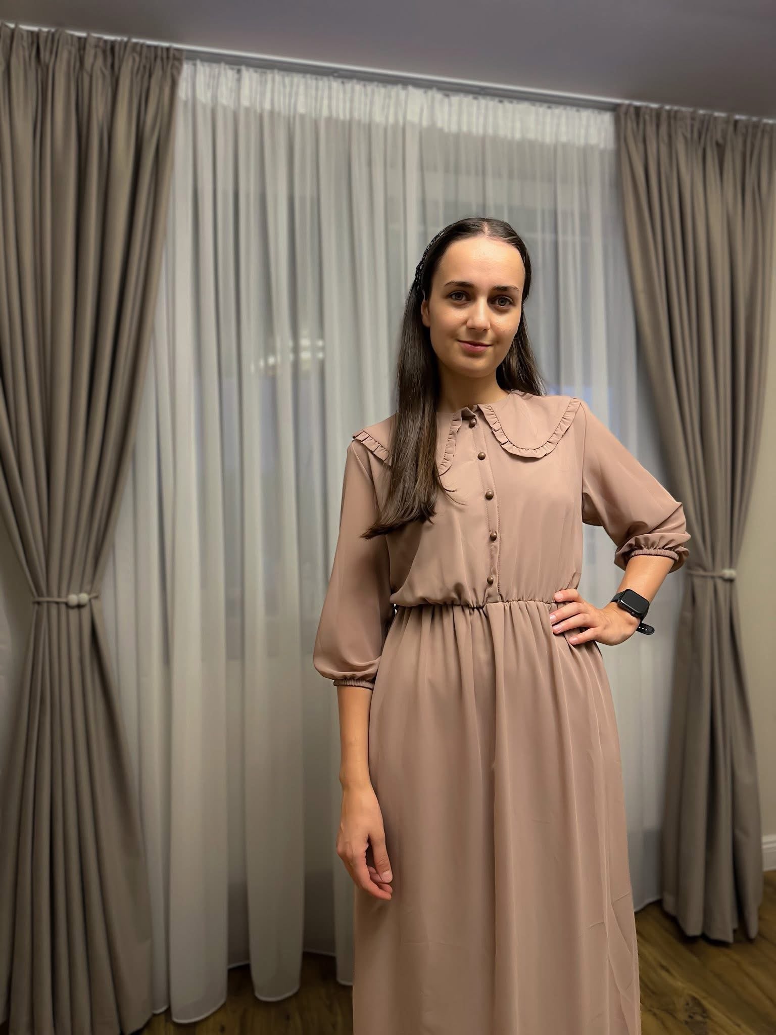 Rochie din voall cu nasturi funcționali