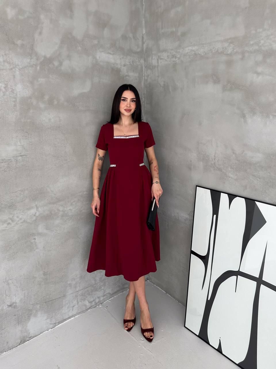 Rochița elegantă -bordo