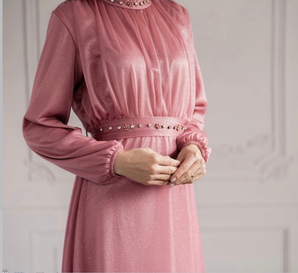 Rochie elegantă cu accesorii